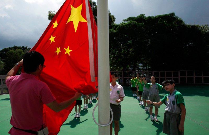 米体：麦肯尼脚踝疼痛，明天将接受尤文的检查