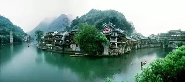 时隔75天，肖战再发自拍，黄瓜表情包有喜感